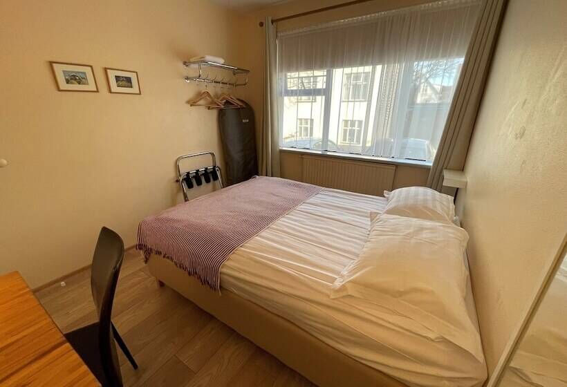 اتاق یک نفره پایه با سرویس بهداشتی مشترک, Guesthouse Sunna
