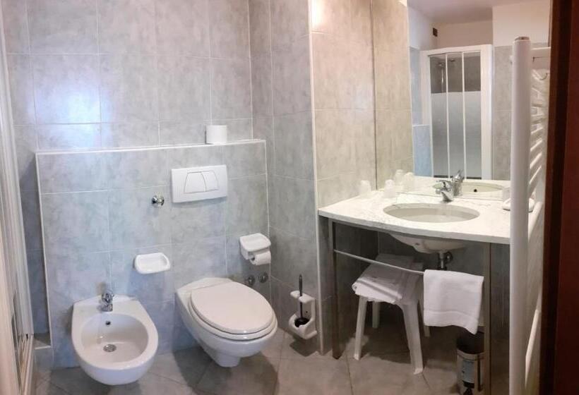 اتاق اکونومی, Il Duca D'este