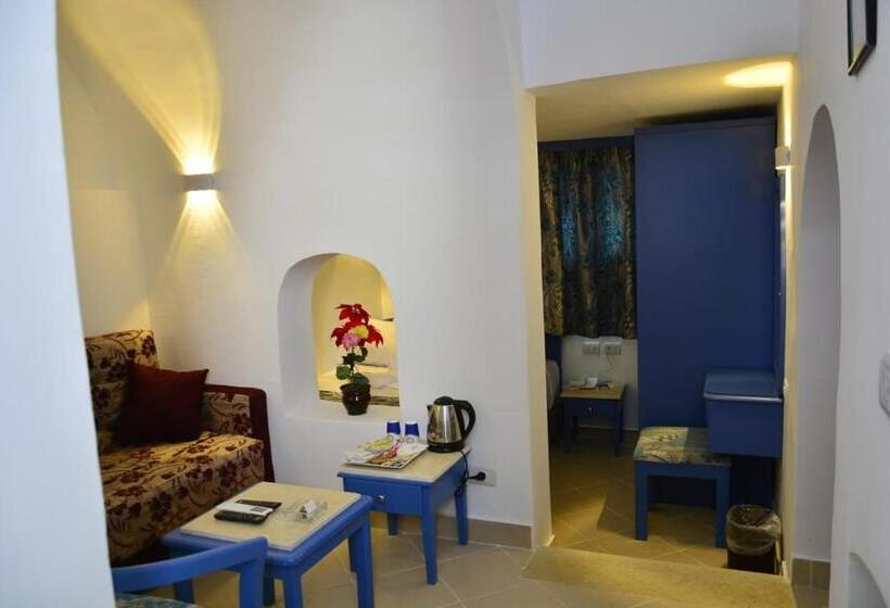 スタンダード4人部屋, Kanabesh Village