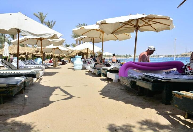 スタンダードトリプルルーム, Kanabesh Village