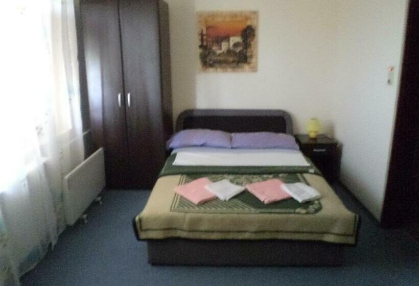 اتاق استاندارد, Le Village