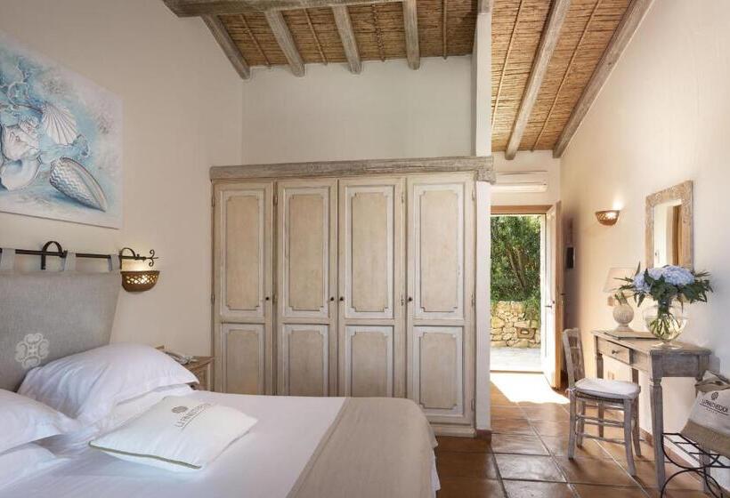 חדר דלוקס צדדי נוף לים, Li Finistreddi