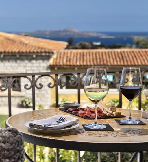 חדר דלוקס צדדי נוף לים, Li Finistreddi