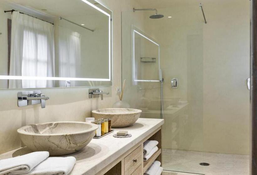 סוויטת דלוקס נוף לים, Li Finistreddi