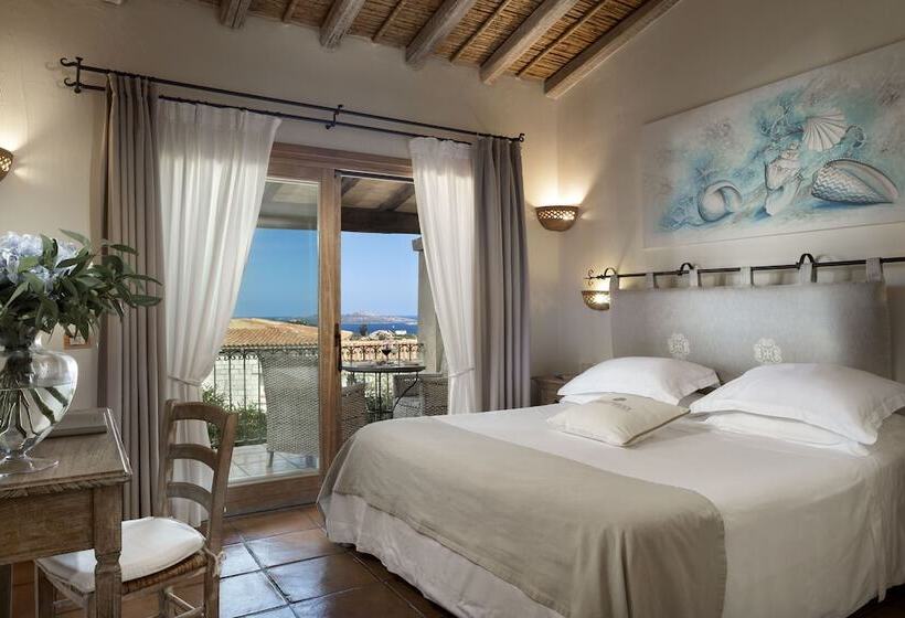 חדר דלוקס צדדי נוף לים, Li Finistreddi