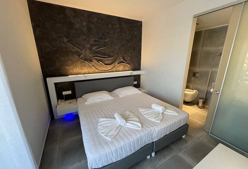 プールビュースタンダードステューディオ, Niriides