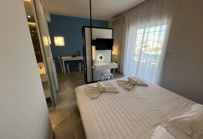 プールビュースタンダードステューディオ, Niriides