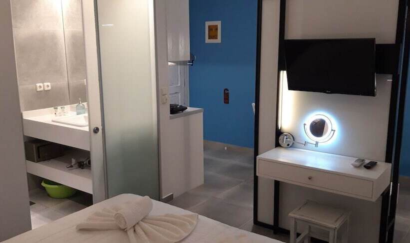 プールビュースタンダードステューディオ, Niriides