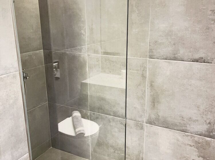 1ベッドルームアパートメント, Niriides