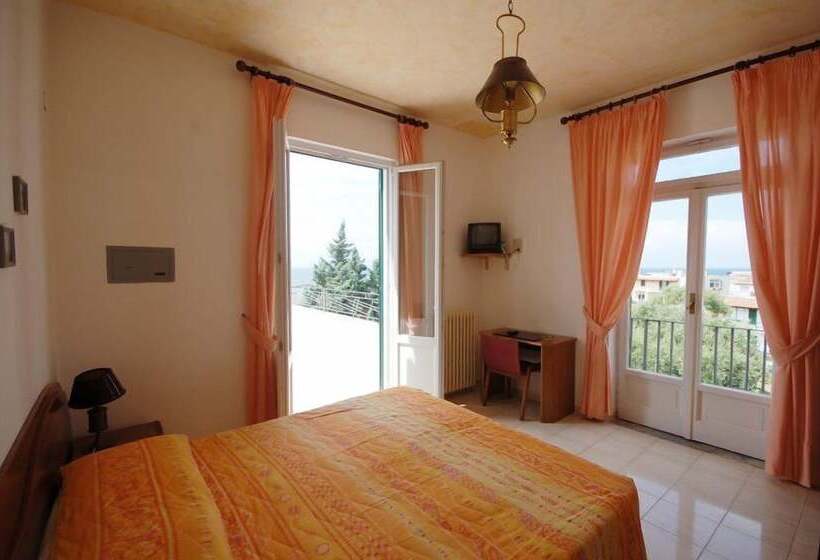 غرفة عائلية, Terme Rosaleo