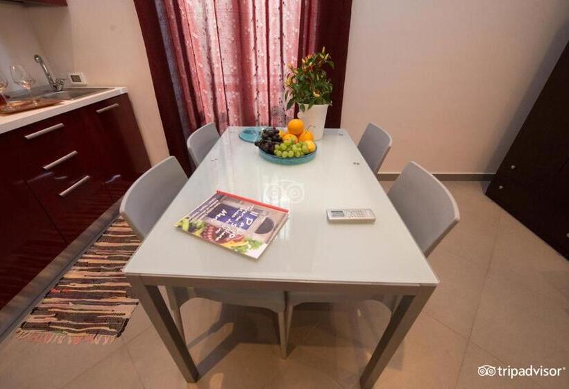 套房侧面可观海景, Palazzo Dei Corsari