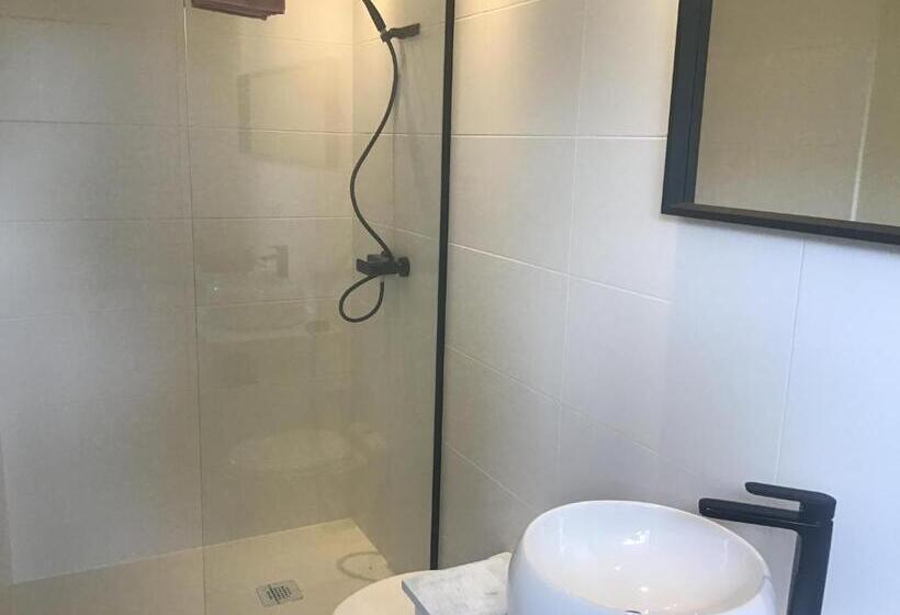 דירת חדר, Atidos Adults Only