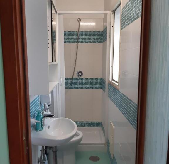 غرفة قياسية, La Piazza