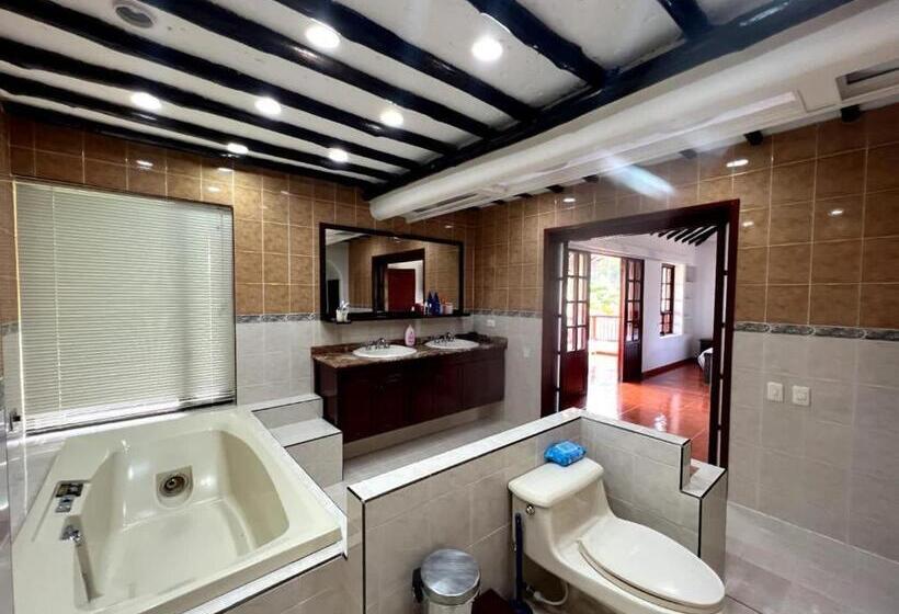 バルコニー付きデラックスルーム, Chalet El Castillo By Majuva