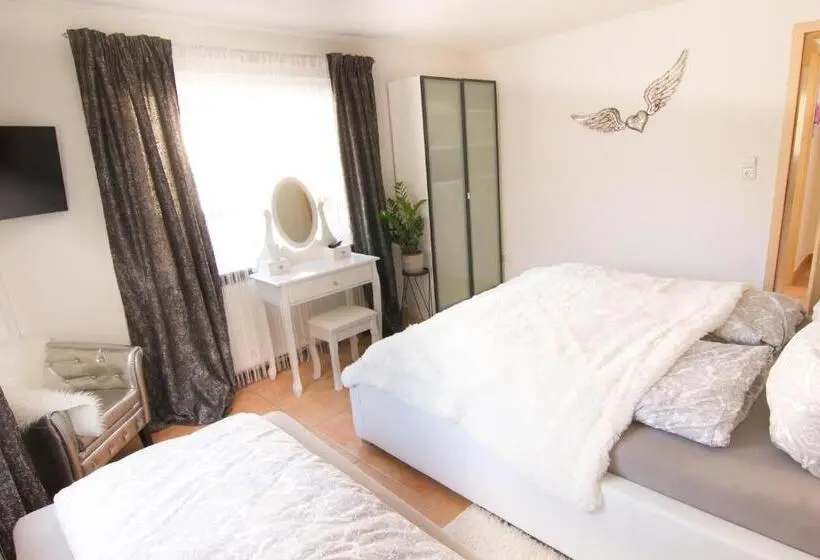 Apartamento Deluxe 2 Dormitorios, Rust Fewo