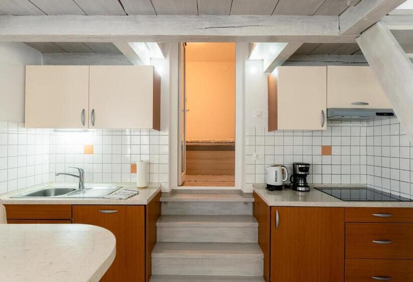 آپارتمان 1 خوابه با تراس, Apartment Kanalec