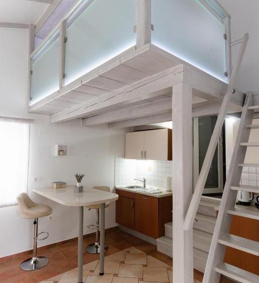 آپارتمان 1 خوابه با تراس, Apartment Kanalec