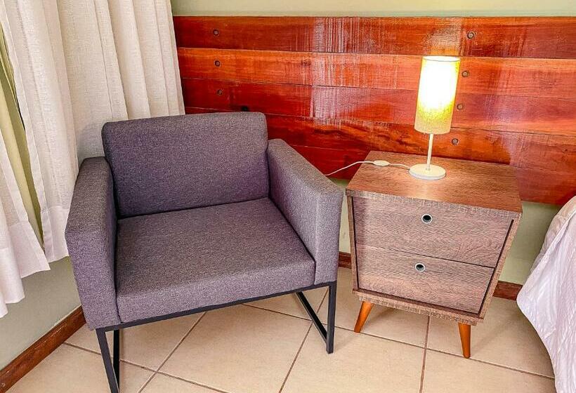 غرفة قياسية ثلاثية مطلة علي الحديقة, Quatro Estações Pesqueiro E Hotel Fazenda