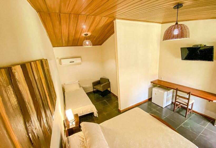 غرفة قياسية ثلاثية, Quatro Estações Pesqueiro E Hotel Fazenda