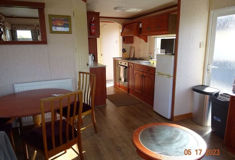 Дом 2 Спальни, Inver Caravan Park