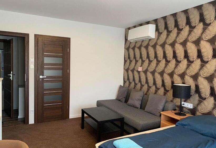 חדר סטנדרט לשלושה, City Panzió