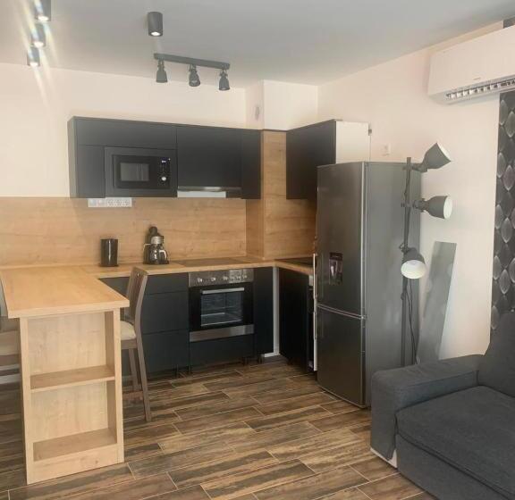 דירת חדר, City Panzió