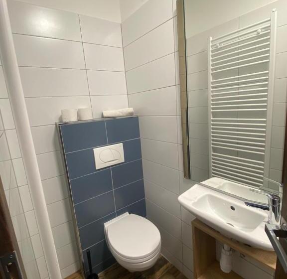 חדר אקונומי, City Panzió