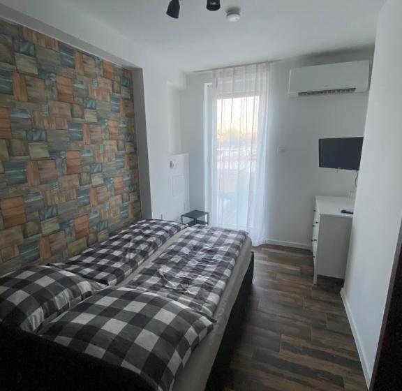 חדר אקונומי, City Panzió