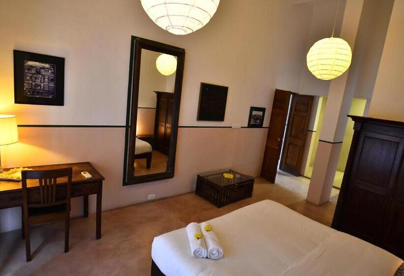 اتاق لوکس با تخت بزرگ, La Closerie   Bay Of Bengal