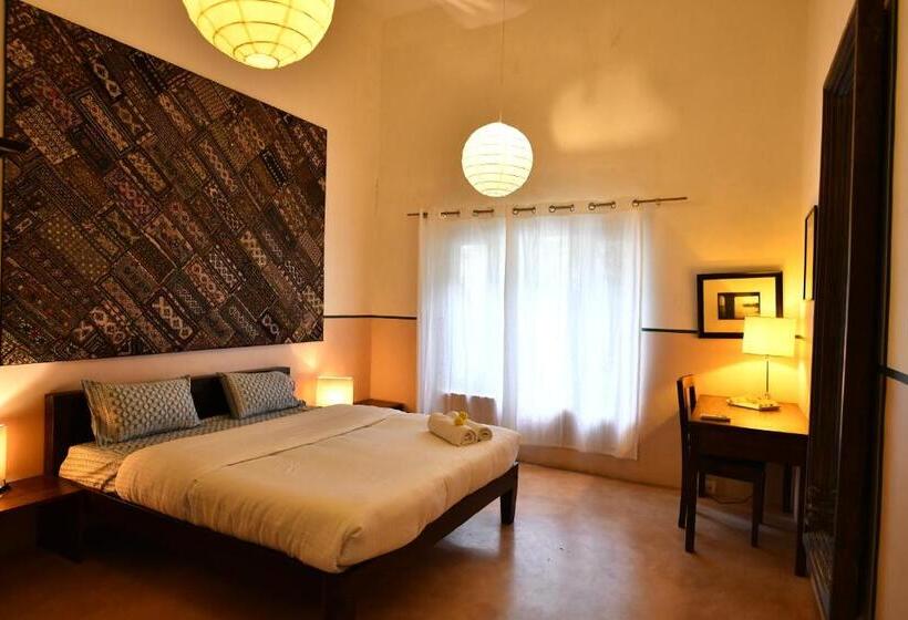 اتاق لوکس با تخت بزرگ, La Closerie   Bay Of Bengal