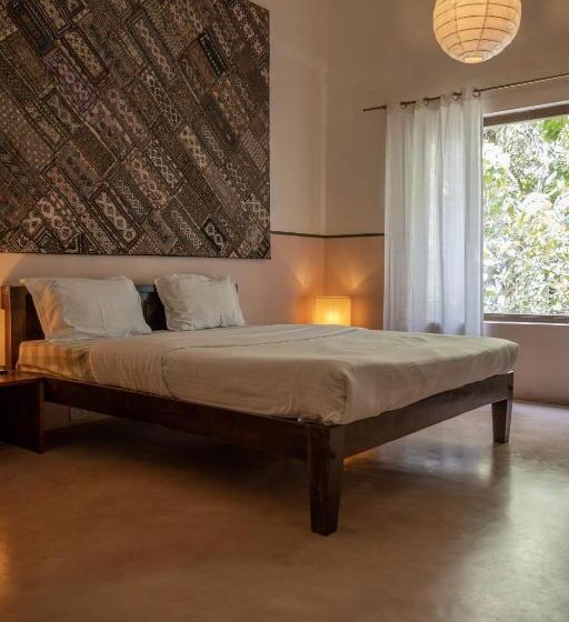 اتاق لوکس با تخت بزرگ, La Closerie   Bay Of Bengal