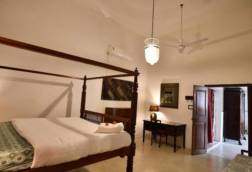 اتاق استاندارد سه تخته با چشم‌انداز باغ, La Closerie   Bay Of Bengal