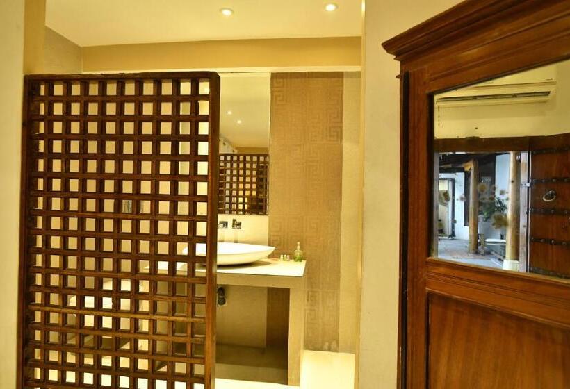 اتاق استاندارد با چشم‌انداز استخر, La Closerie   Bay Of Bengal