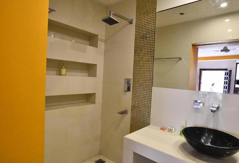 اتاق استاندارد با چشم‌انداز باغ, La Closerie   Bay Of Bengal