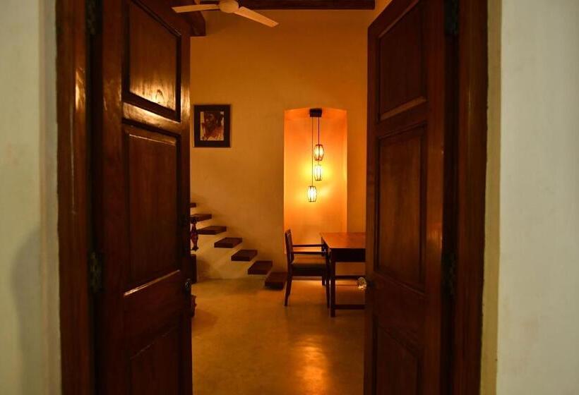 اتاق لوکس چهار تخته, La Closerie   Bay Of Bengal