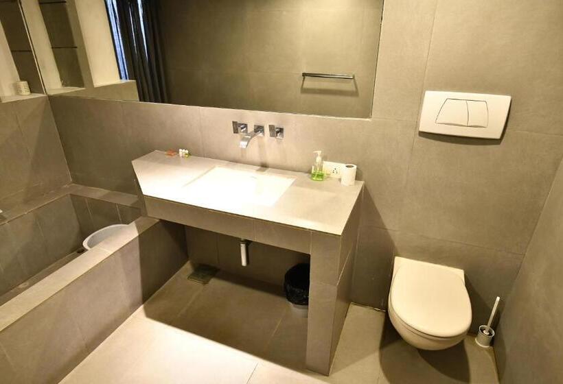 اتاق لوکس چهار تخته, La Closerie   Bay Of Bengal