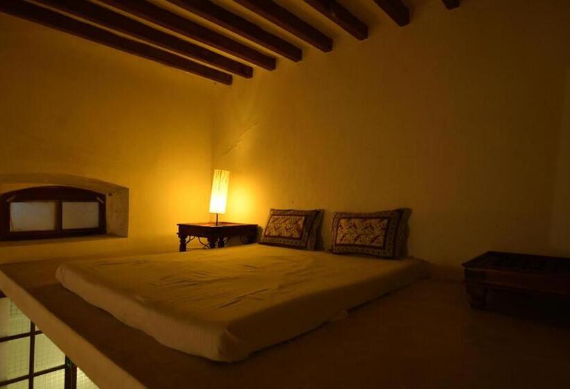 اتاق لوکس چهار تخته, La Closerie   Bay Of Bengal