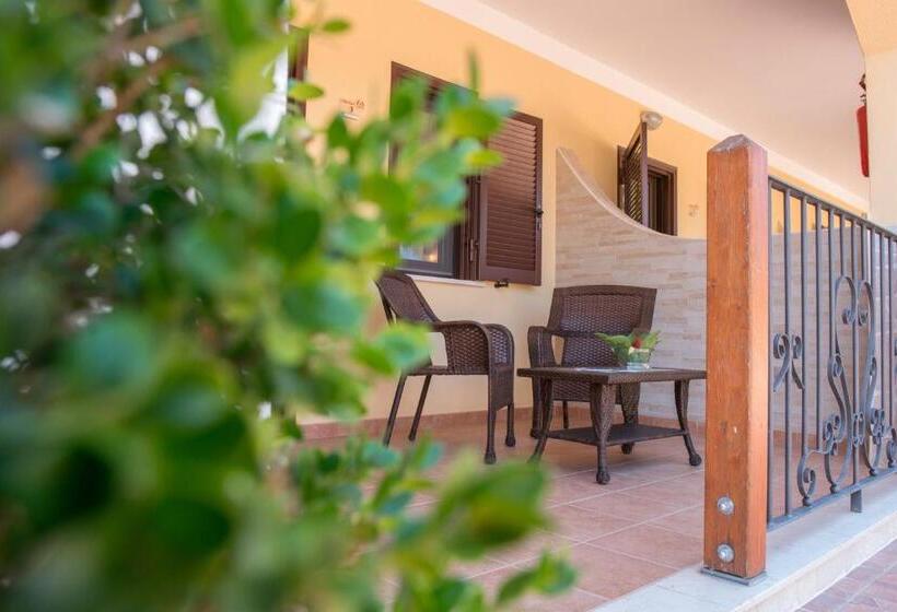 غرفة كومفورت ثلاثية, Villa Fenice Bed & Breakfast
