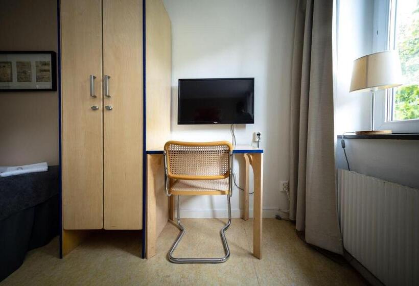 标准三人间, Miatorp Hotell