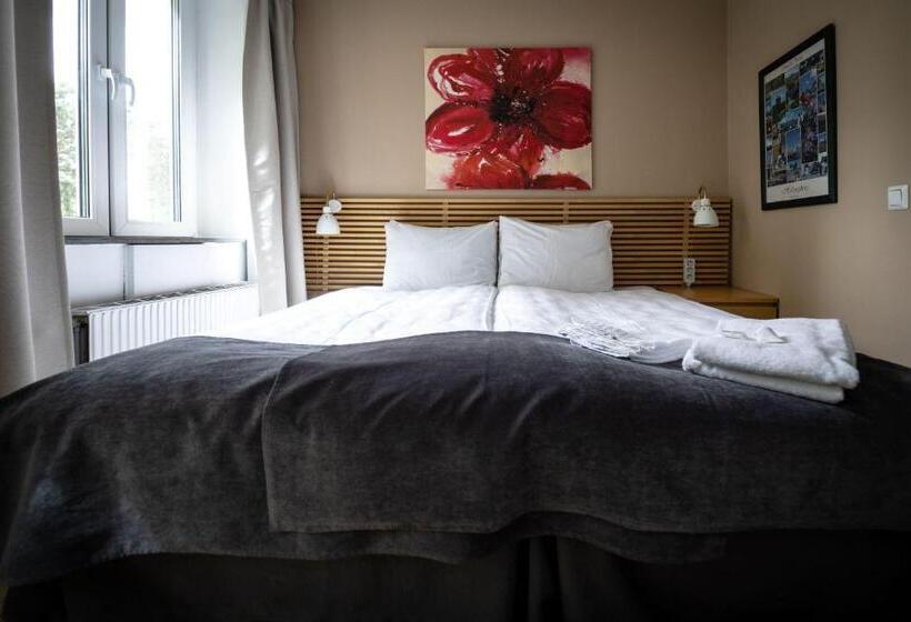 اتاق استاندارد سه نفره, Miatorp Hotell