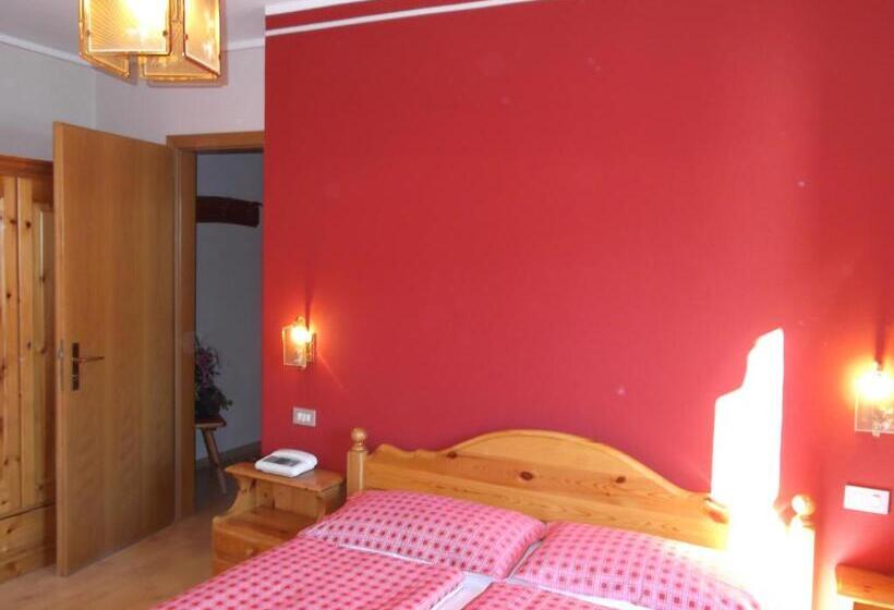 Habitación Estándar, Adele