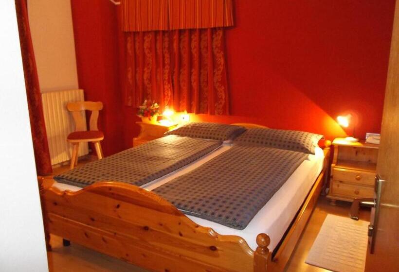 Habitación Estándar, Adele