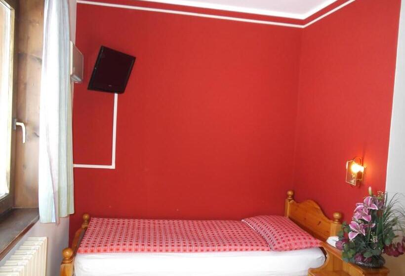 Habitación Estándar Individual, Adele