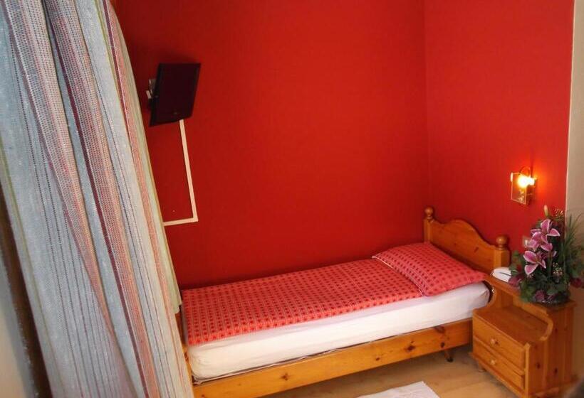 Habitación Estándar Individual, Adele