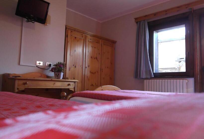 Habitación Triple Estándar, Adele