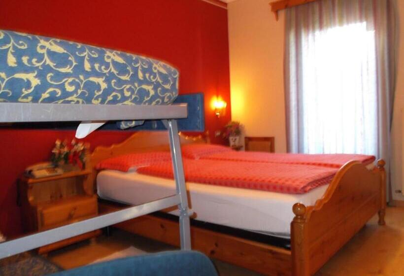 Habitación Familiar, Adele