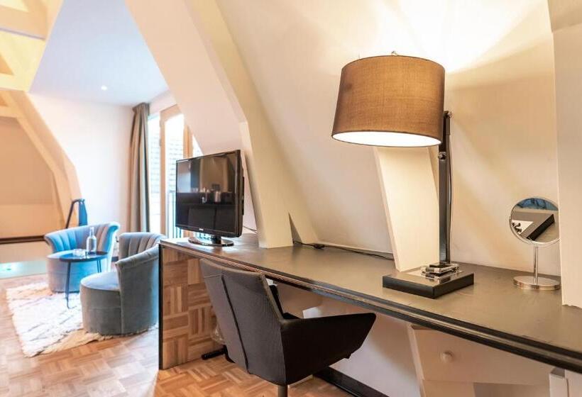 高级套房, Bleecker