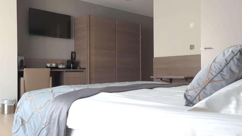 غرفة بريميوم, Casino