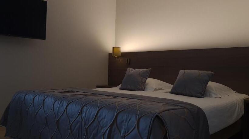 סוויטה משפחתית, Casino