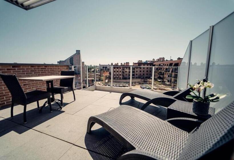 חדר פנטהאוז, Casino